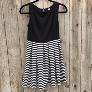 xhilaration small black and white stripped dress